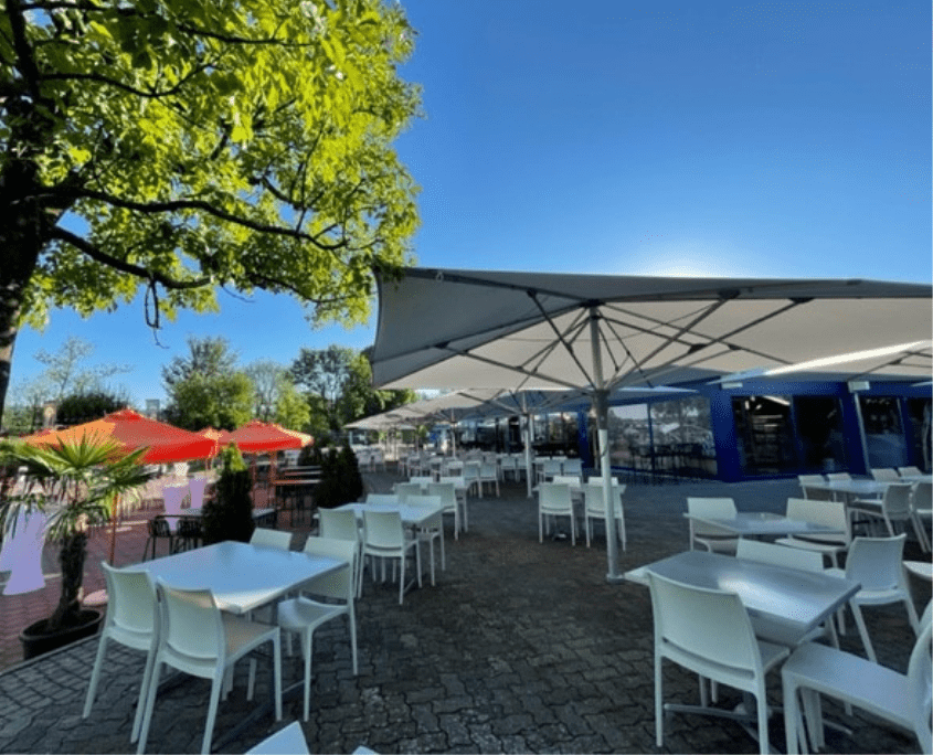 Traumwerk Kundenprojekt Restaurant Seeland Sempach mit Glatz Sonnenschirmen