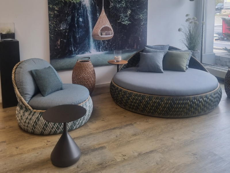 Entdecken Sie unsere Betten & Design Gartenmöbel in Ebikon bei einer 3D Tour