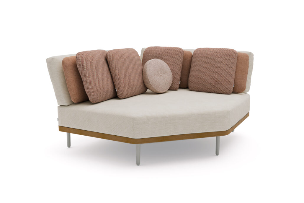 Flows_ corner seat teak natural