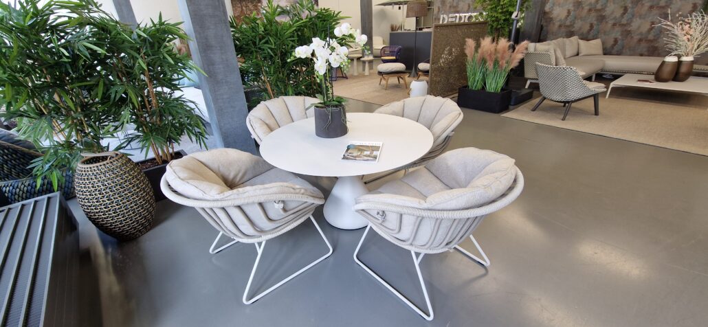 DEDON KIDA Sessel 4 Stk. mit Satellite Low Dining DEDON KIDA Sessel 4 Stk. mit Satellite Low Dining