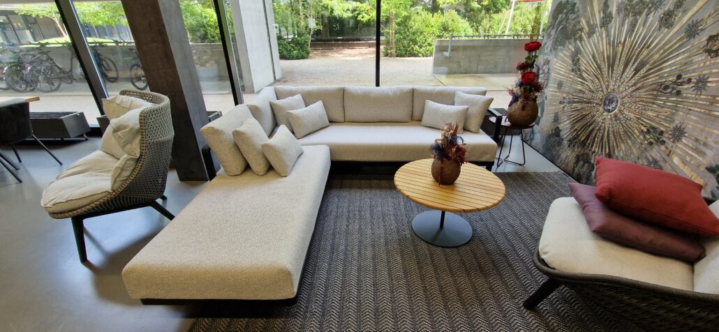 ROYAL BOTANIA ALURA Lounge
