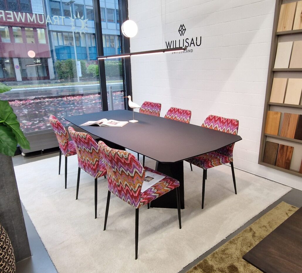 Willisau Esstisch Trikon