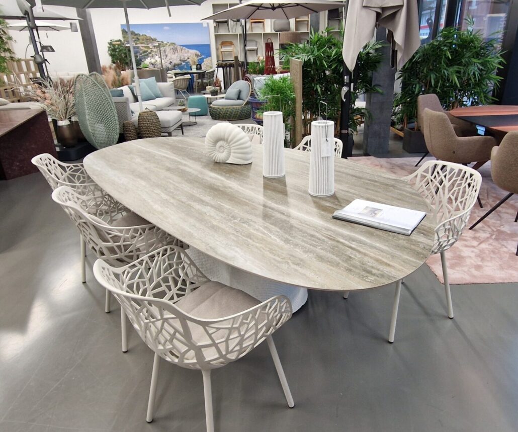 1000071282 Willisau Esstisch Coral